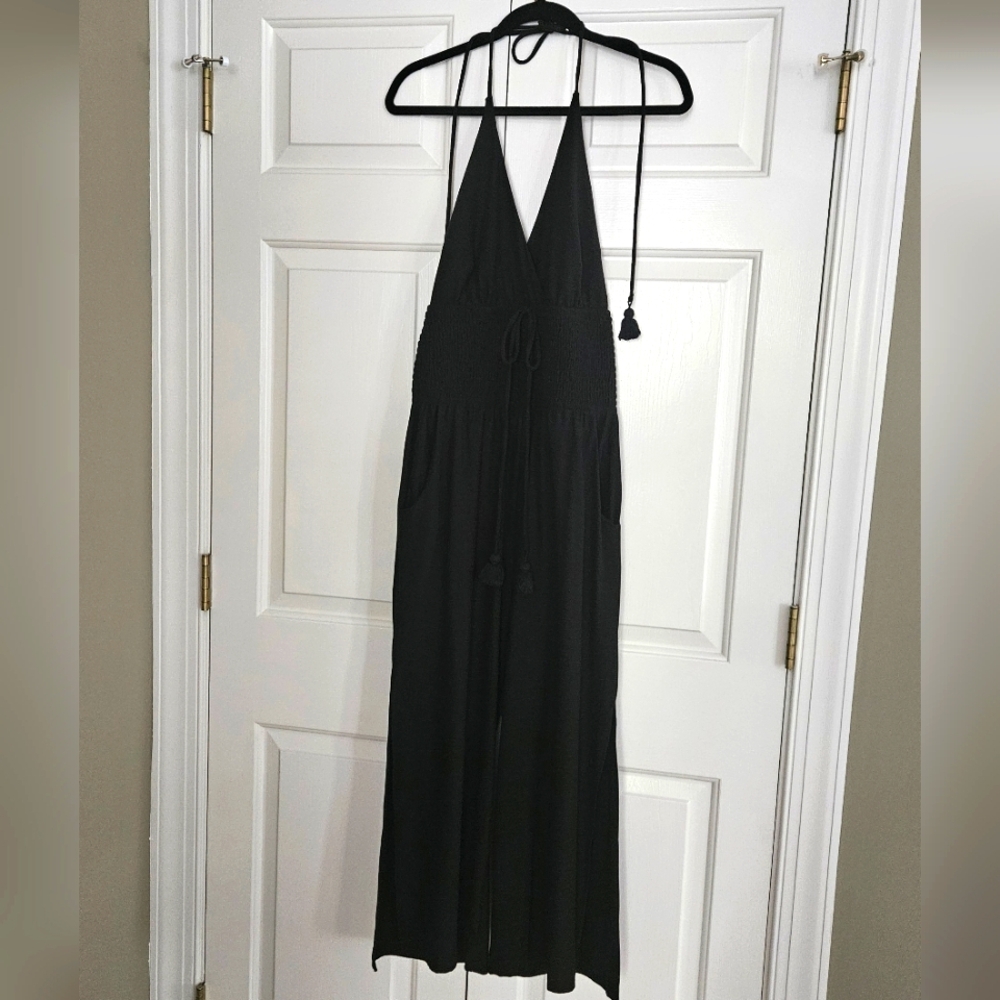 VENUS BLACK HALTER TOP JUMPSUIT SIZE MEDIUM